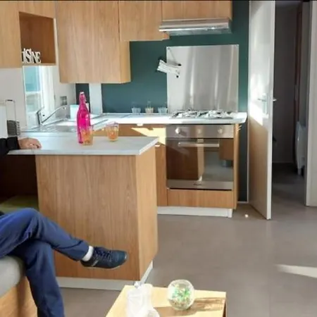 Mobilhome Confortable, Spacieux Et Lumineux Dans 아파트