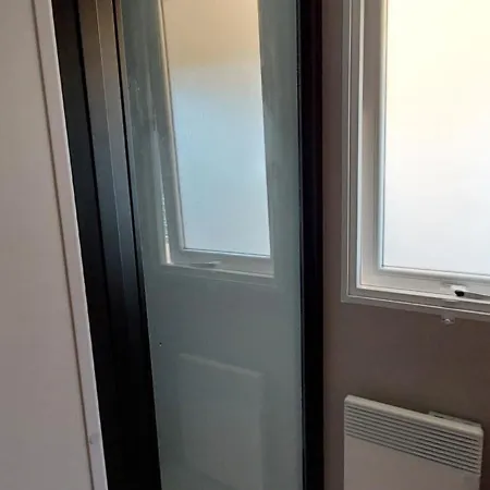 Mobilhome Confortable, Spacieux Et Lumineux Dans 아파트 *
