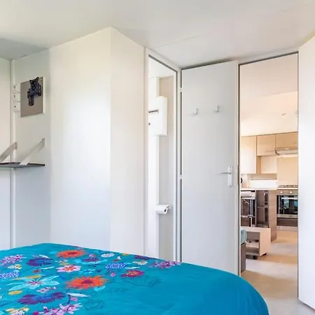 Mobilhome Confortable, Spacieux Et Lumineux Dans * Les Mathes