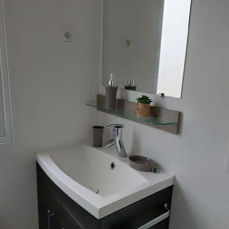 Apartment Mobilhome Confortable, Spacieux Et Lumineux Dans *