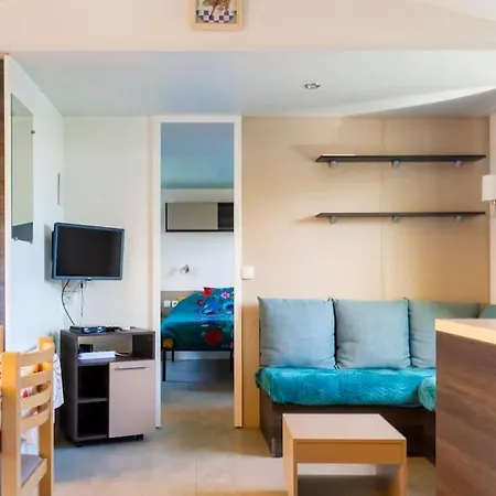 Mobilhome Confortable, Spacieux Et Lumineux Dans Apartment Les Mathes