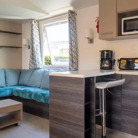 Mobilhome Confortable, Spacieux Et Lumineux Dans Apartment Les Mathes