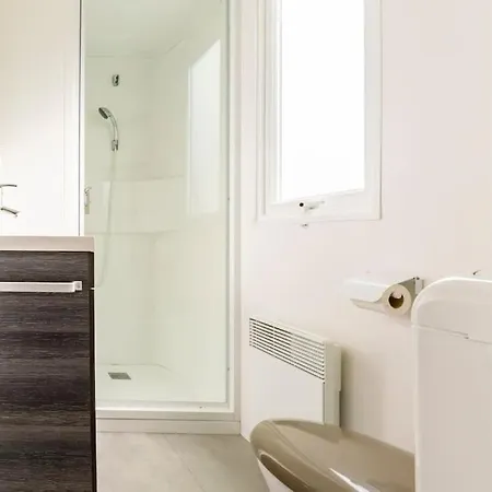 Mobilhome Confortable, Spacieux Et Lumineux Dans *